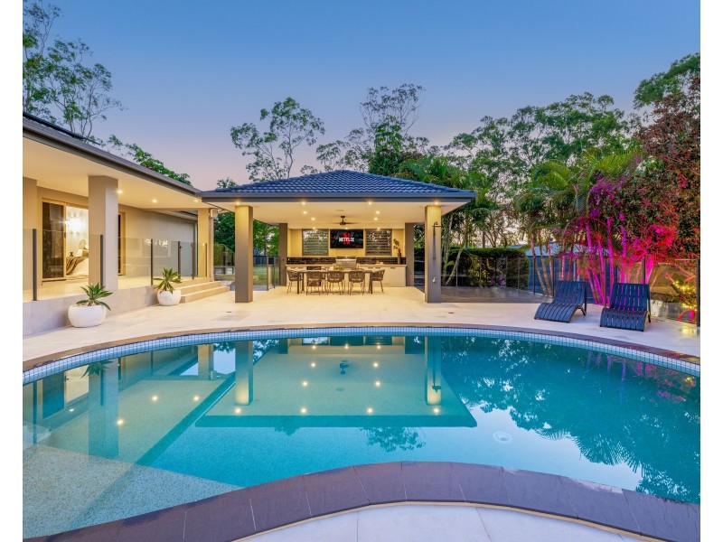 4 Riverdowns Crescent, Helensvale QLD 4212