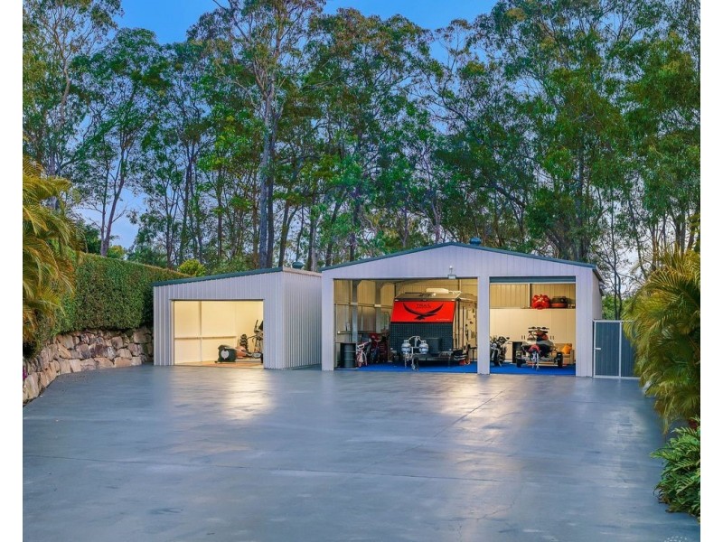 4 Riverdowns Crescent, Helensvale QLD 4212