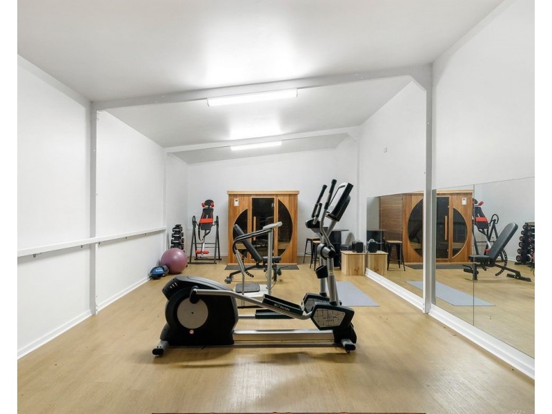 4 Riverdowns Crescent, Helensvale QLD 4212