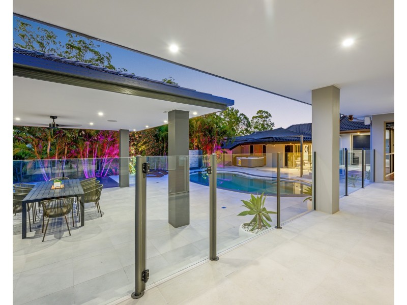 4 Riverdowns Crescent, Helensvale QLD 4212