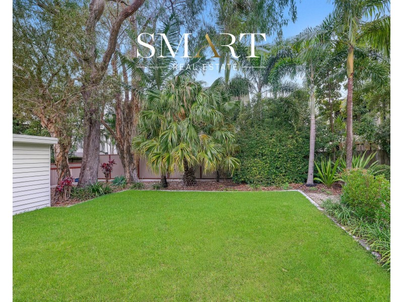 17/8-10 Ahern Street, Labrador QLD 4215