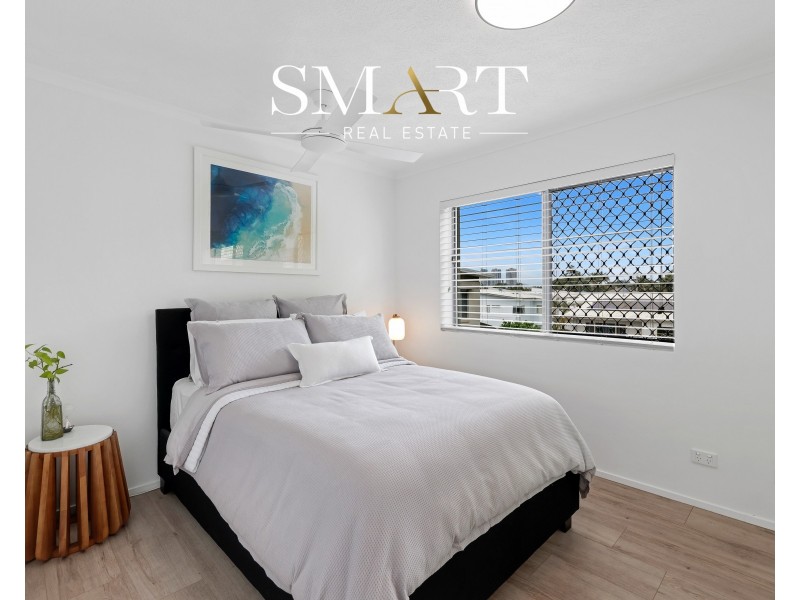 17/8-10 Ahern Street, Labrador QLD 4215