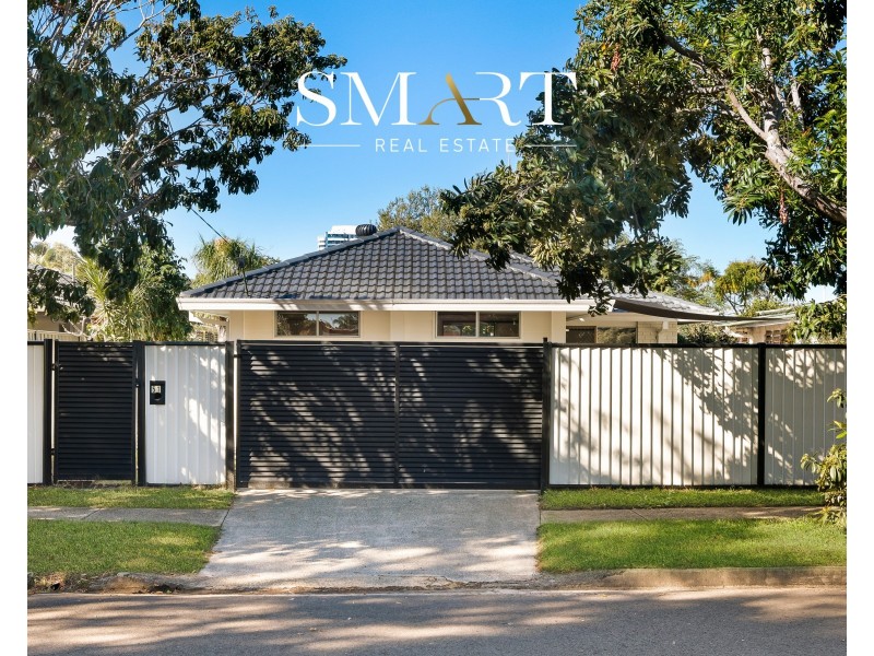 51 Deagon Drive, Runaway Bay QLD 4216