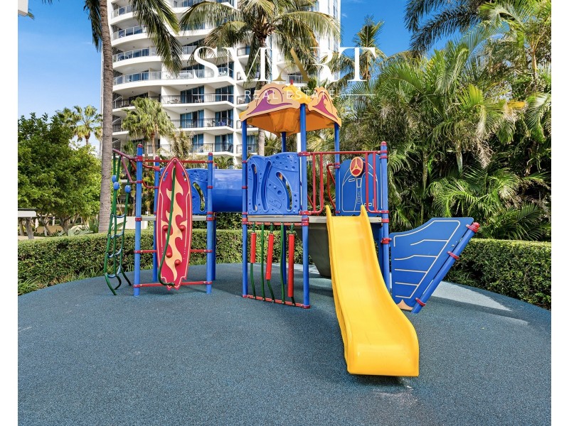 23 Ferny Avenue, Surfers Paradise QLD 4217