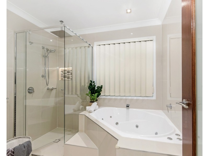 47 Clear River Boulevard, Ashmore QLD 4214