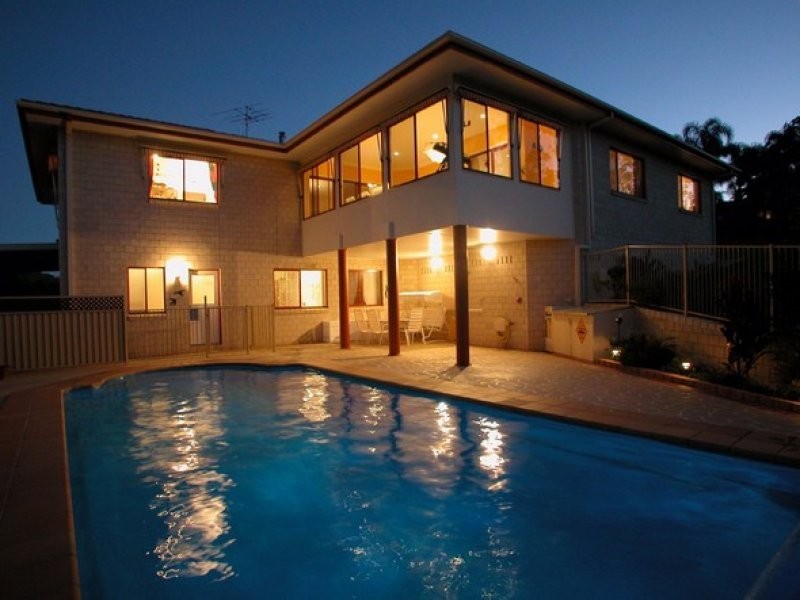17 Gresham Drive, Woolgoolga NSW 2456