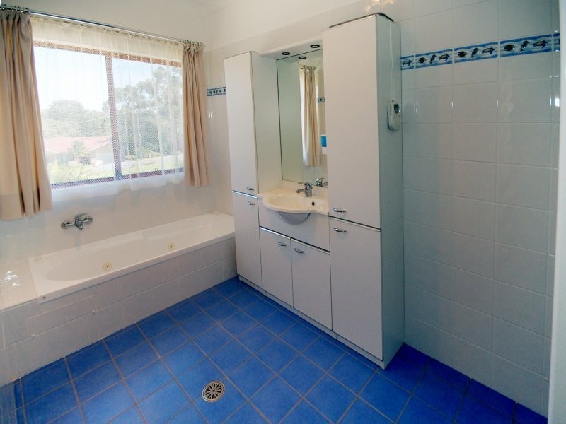 17 Gresham Drive, Woolgoolga NSW 2456