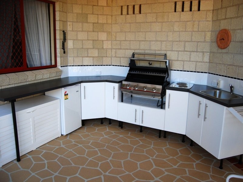 17 Gresham Drive, Woolgoolga NSW 2456