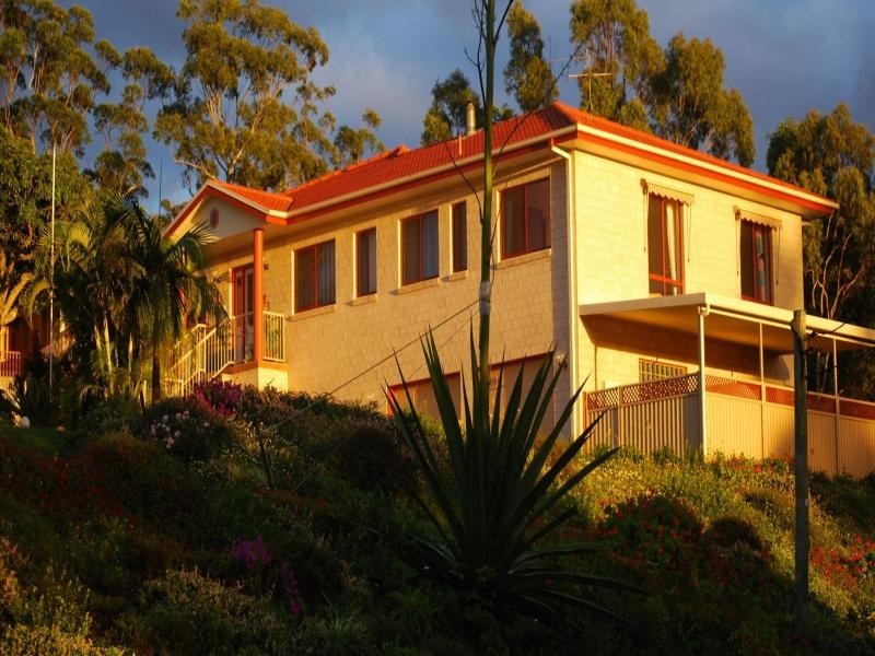 17 Gresham Drive, Woolgoolga NSW 2456