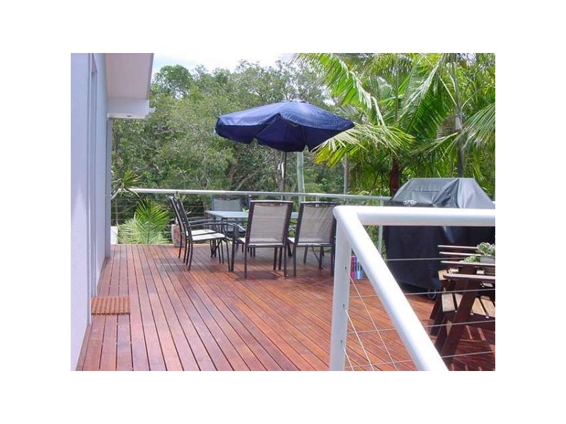 16 Lakeside Drive, Sapphire Beach NSW 2450