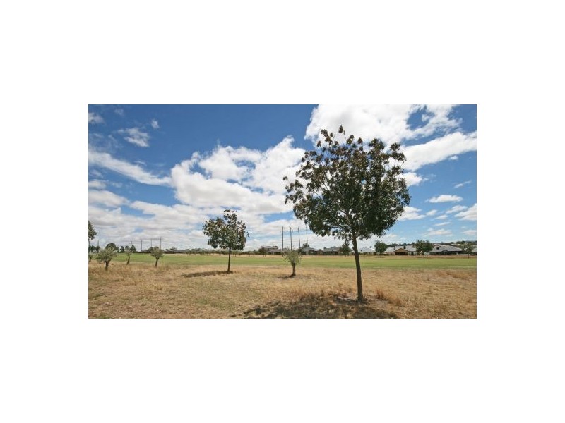 9 Sanctuary Place, Tamworth NSW 2340