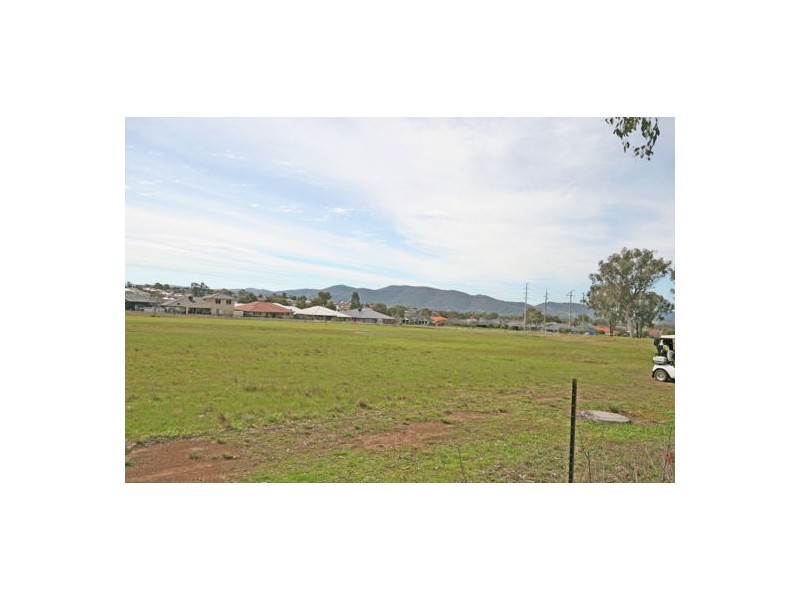 9 Sanctuary Place, Tamworth NSW 2340