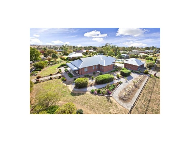 1 Narran Place, Tamworth NSW 2340