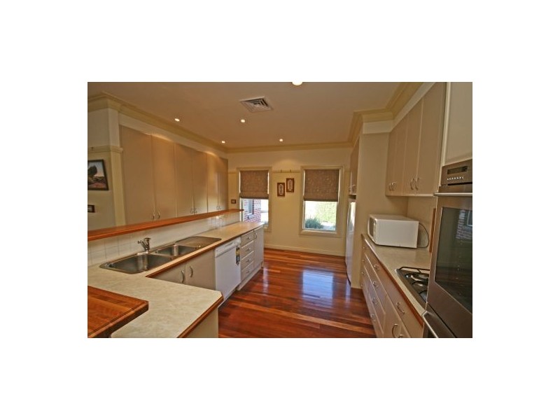 1 Narran Place, Tamworth NSW 2340