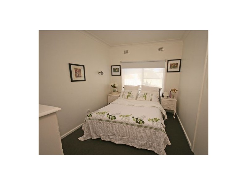 8 Jenkin Street, Tamworth NSW 2340