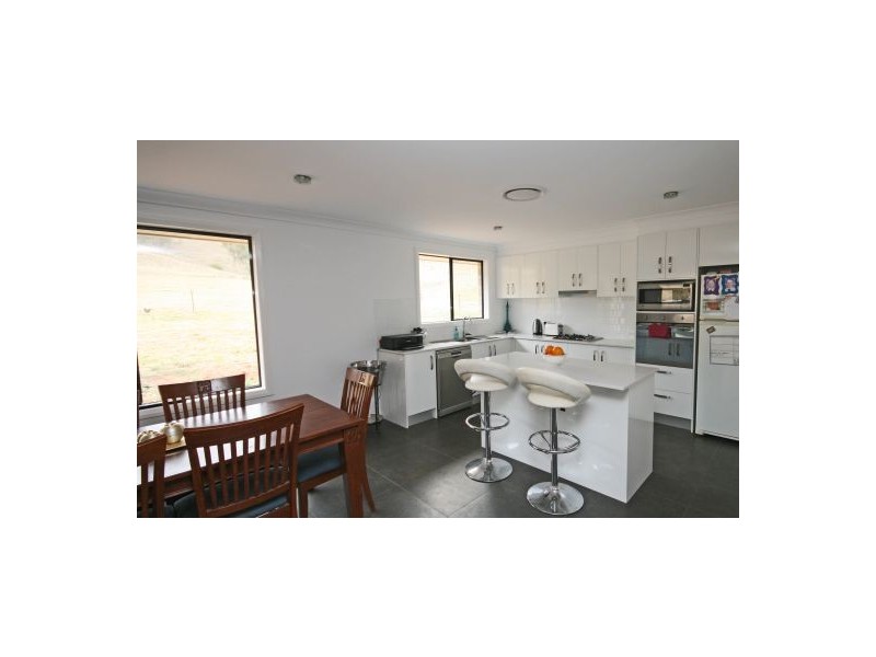 6 Bibil Close, Tamworth NSW 2340