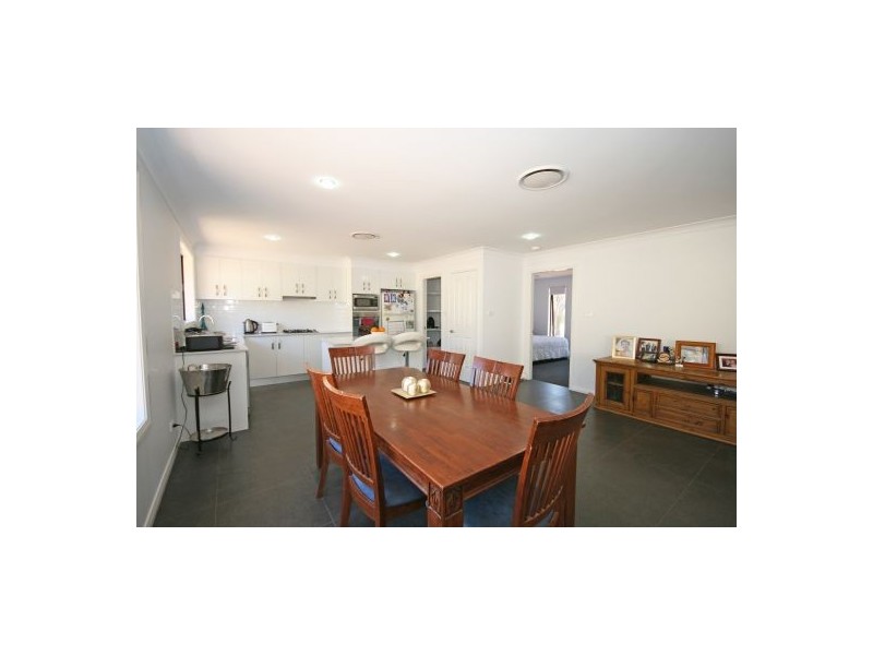 6 Bibil Close, Tamworth NSW 2340