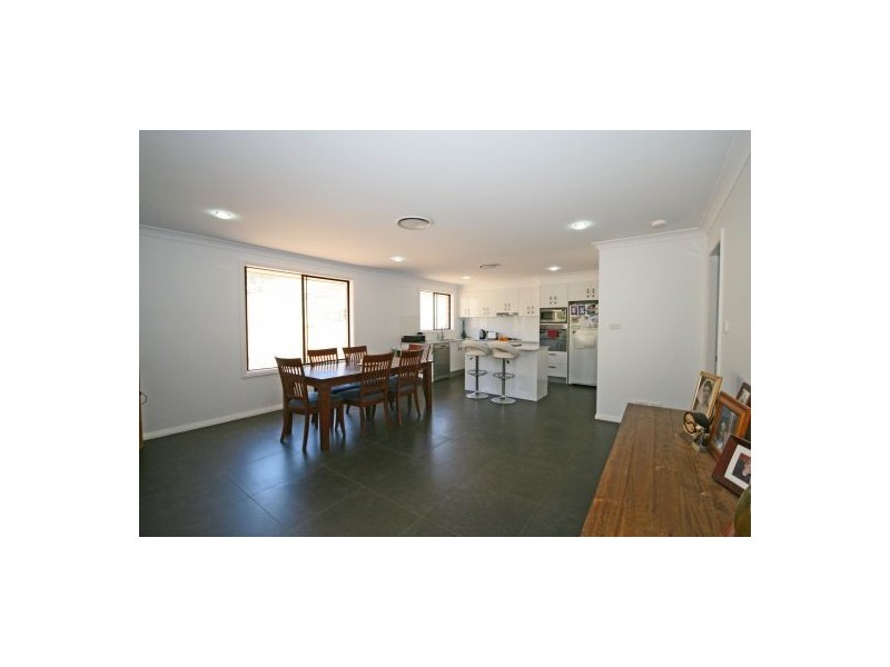 6 Bibil Close, Tamworth NSW 2340