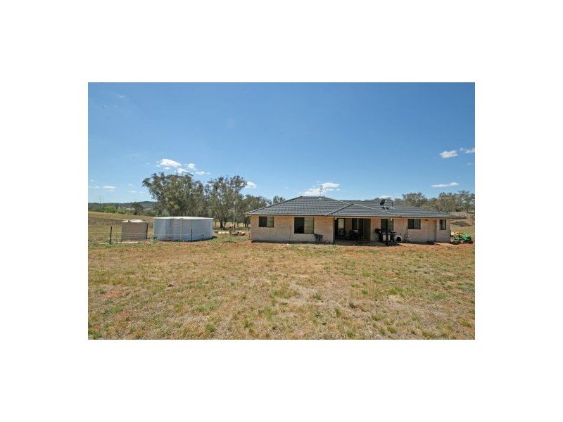 6 Bibil Close, Tamworth NSW 2340