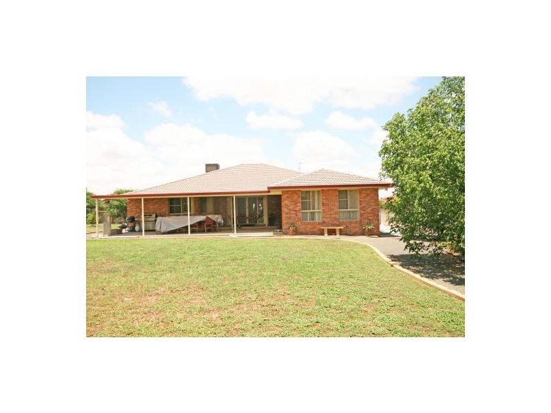 31 Coorigil Street, Tamworth NSW 2340
