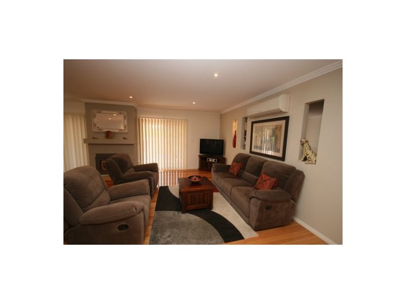 14 Coorigil Street, Hillvue NSW 2340