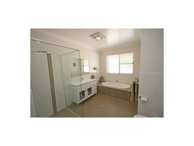 14 Coorigil Street, Hillvue NSW 2340