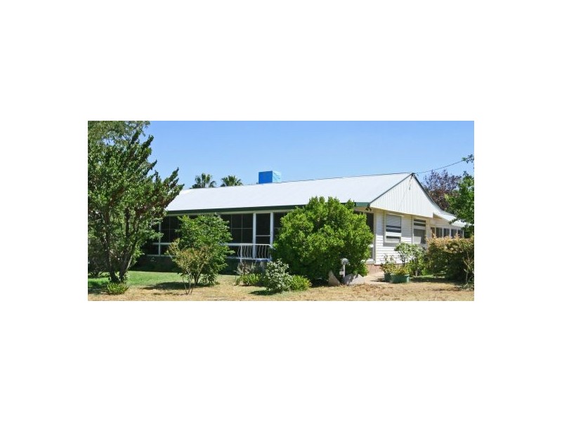 42 Chelmsford Street, Kootingal NSW 2352