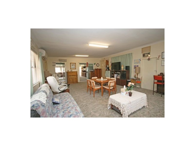 42 Chelmsford Street, Kootingal NSW 2352