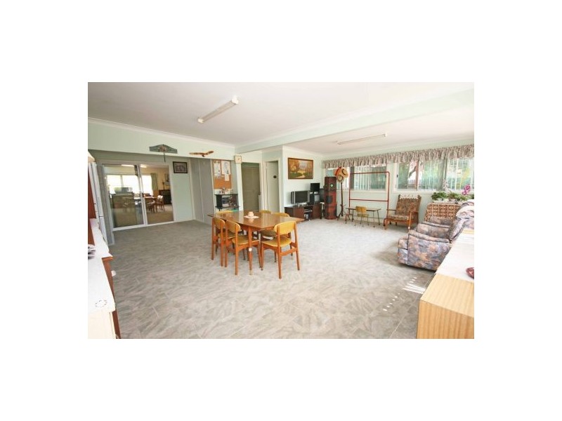 42 Chelmsford Street, Kootingal NSW 2352