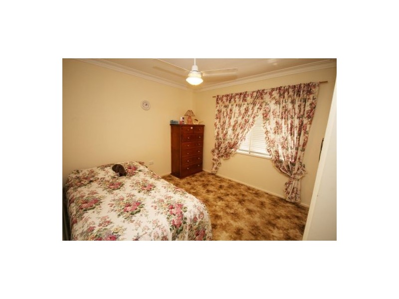 42 Chelmsford Street, Kootingal NSW 2352