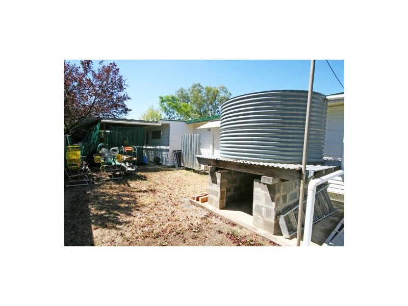 42 Chelmsford Street, Kootingal NSW 2352