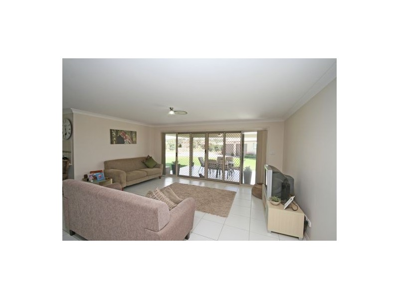 13 Whiporie Close, Tamworth NSW 2340
