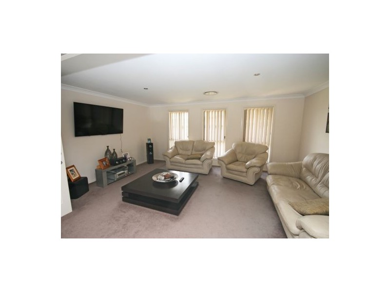 13 Whiporie Close, Tamworth NSW 2340