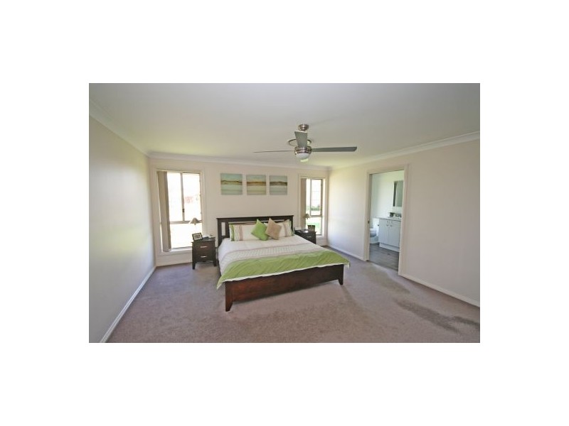 13 Whiporie Close, Tamworth NSW 2340