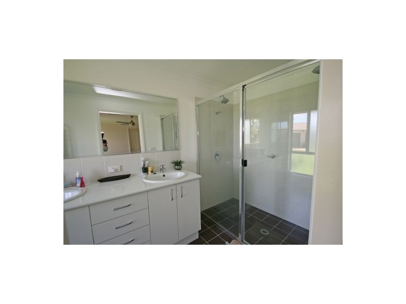 13 Whiporie Close, Tamworth NSW 2340