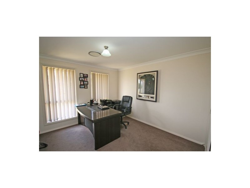 13 Whiporie Close, Tamworth NSW 2340