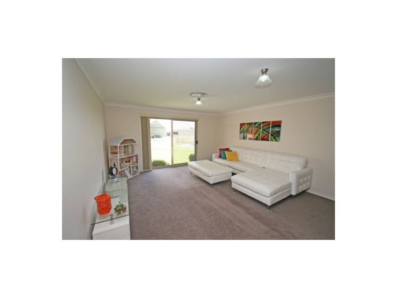 13 Whiporie Close, Tamworth NSW 2340
