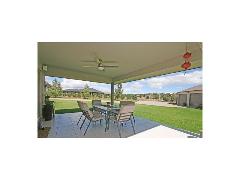 13 Whiporie Close, Tamworth NSW 2340