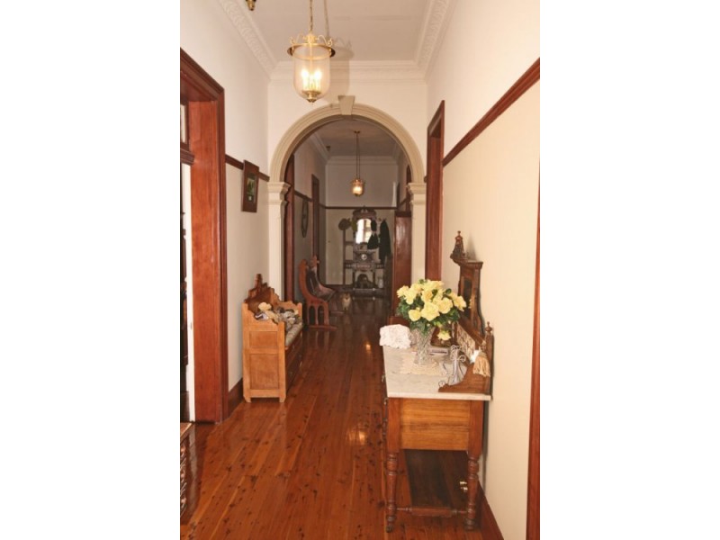 83 Upper Street, Tamworth NSW 2340