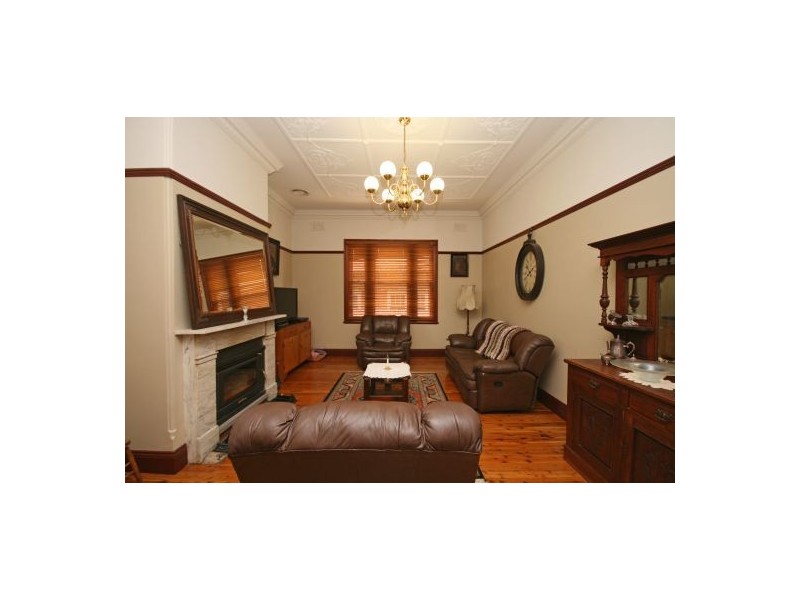 83 Upper Street, Tamworth NSW 2340