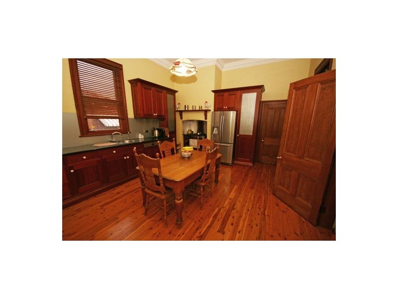 83 Upper Street, Tamworth NSW 2340