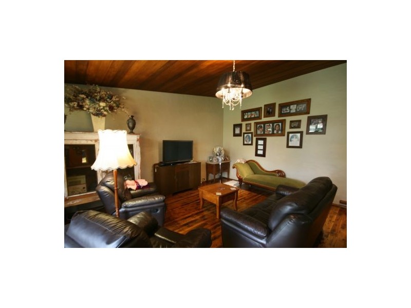 83 Upper Street, Tamworth NSW 2340