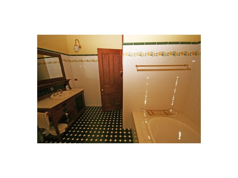 83 Upper Street, Tamworth NSW 2340