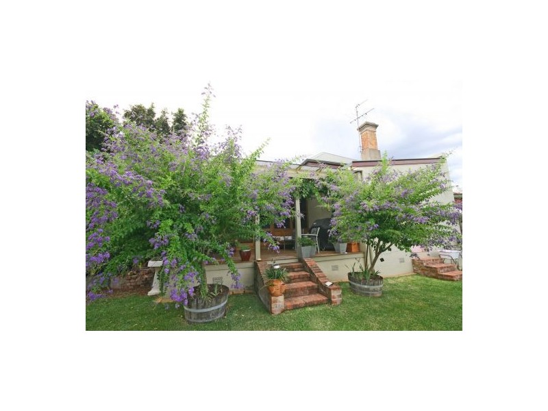 83 Upper Street, Tamworth NSW 2340