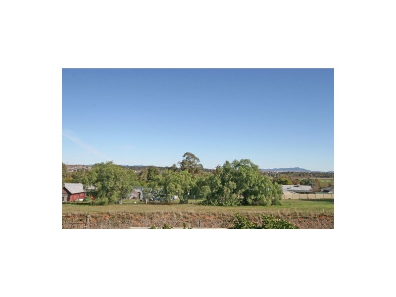 12 Woodside Road, East Tamworth NSW 2340