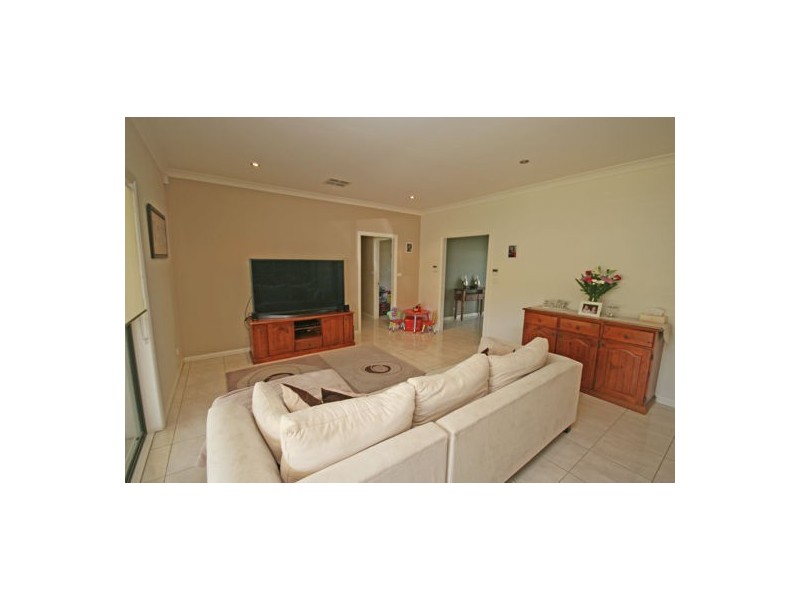 6 Benarkin Dr, Tamworth NSW 2340