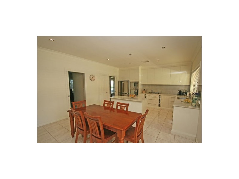 6 Benarkin Dr, Tamworth NSW 2340