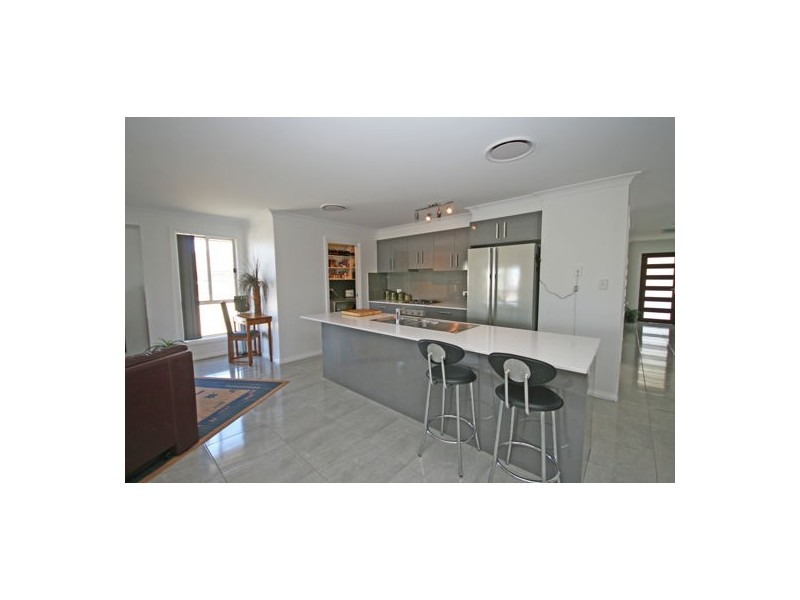 11 Peak Drive, Tamworth NSW 2340