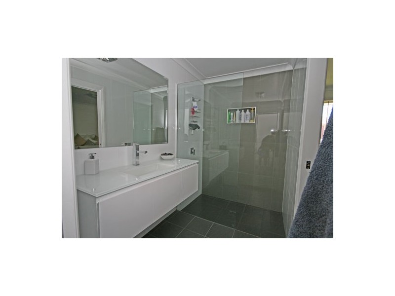 11 Peak Drive, Tamworth NSW 2340