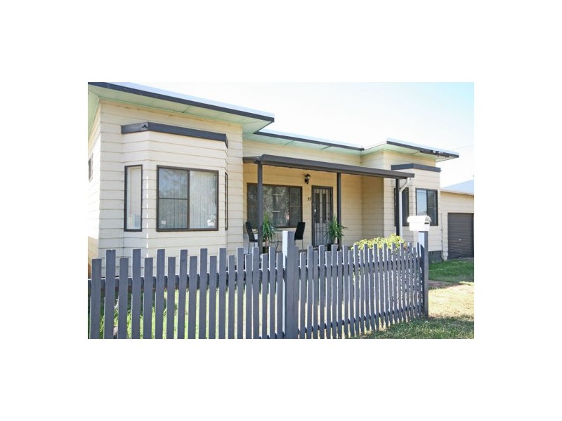 32 Robert Street, Tamworth NSW 2340